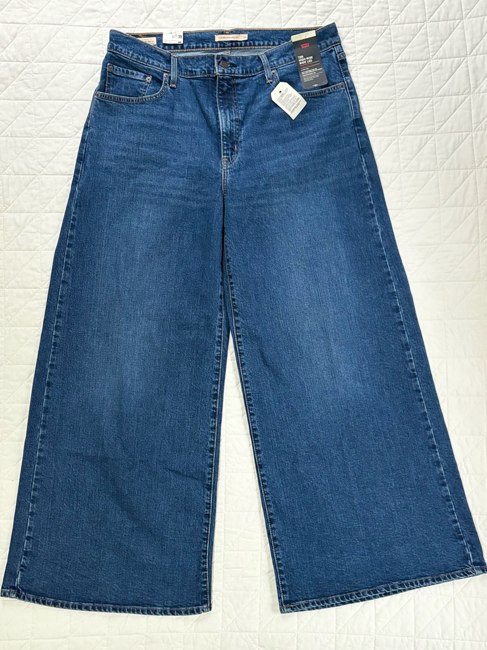NWT Levi’s Women’s 728 High Rise Wide Leg Jeans Dark Blue 34x32